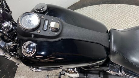Harley-Davidson Dyna FXDB STREET BOB 27