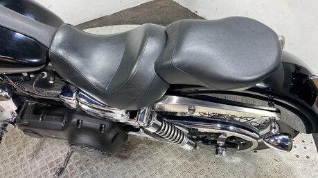 Harley-Davidson Dyna FXDB STREET BOB 30