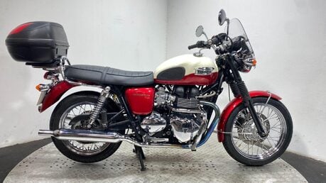 Triumph Bonneville 865 8