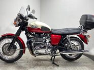 Triumph Bonneville 865 2