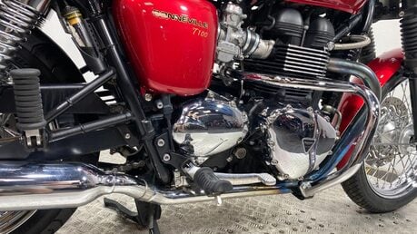 Triumph Bonneville 865 6