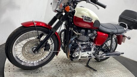 Triumph Bonneville 865 9