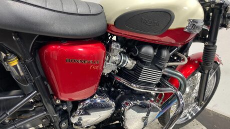 Triumph Bonneville 865 16