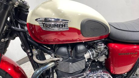 Triumph Bonneville 865 25