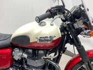 Triumph Bonneville 865 32