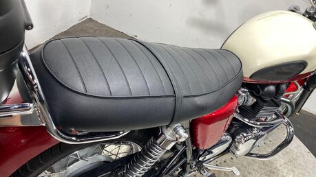 Triumph Bonneville 865 34
