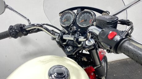 Triumph Bonneville 865 36
