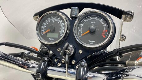 Triumph Bonneville 865 37