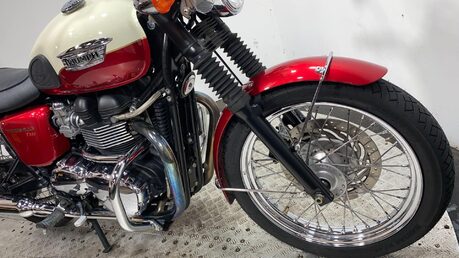 Triumph Bonneville 865 41
