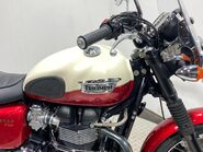 Triumph Bonneville 865 32
