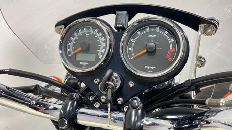 Triumph Bonneville 865 37