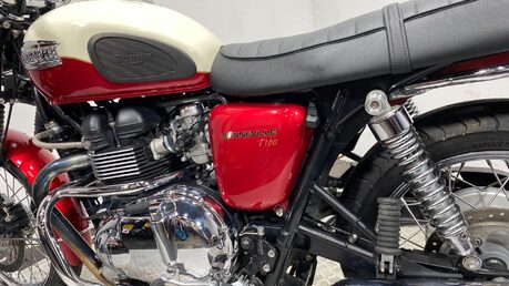 Triumph Bonneville 865 22