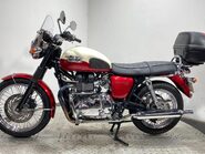 Triumph Bonneville 865 2