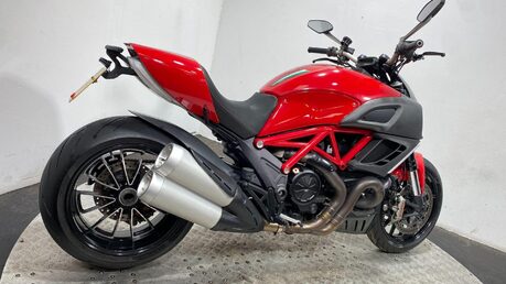 Ducati Diavel DIAVEL 8