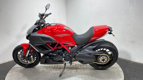 Ducati Diavel DIAVEL 10