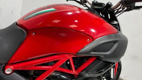 Ducati Diavel DIAVEL 24