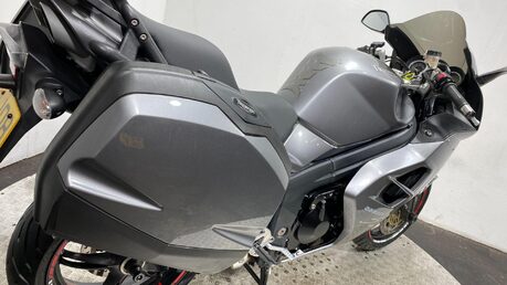 Triumph Sprint SPRINT ST 1050 33