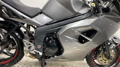 Triumph Sprint SPRINT ST 1050 16