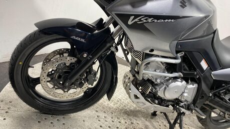 Suzuki V-Strom 650 GT 30