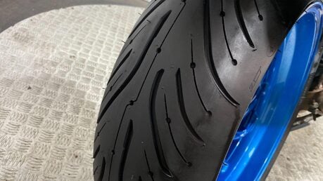 BMW K1200S 8