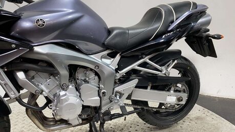 Yamaha FZ 600 25