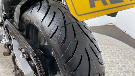 Yamaha FZ 600 29
