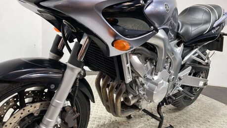 Yamaha FZ 600 35