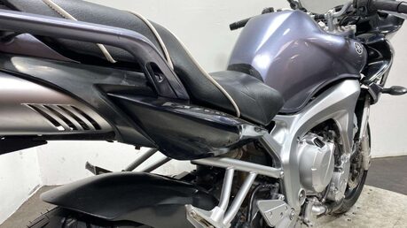 Yamaha FZ 600 45