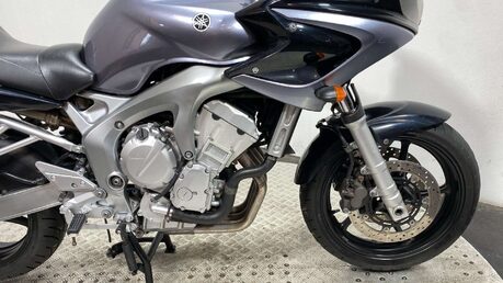 Yamaha FZ 600 46