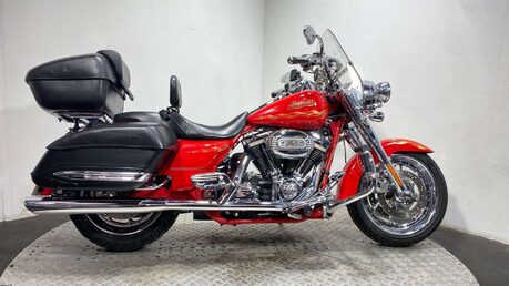 Harley-Davidson Touring FLHRSE CVO Roadking 1