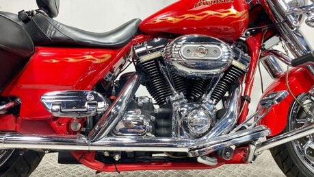Harley-Davidson Touring FLHRSE CVO Roadking 16