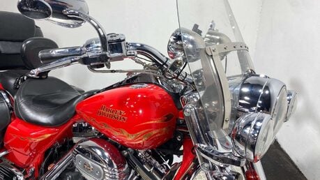 Harley-Davidson Touring FLHRSE CVO Roadking 31