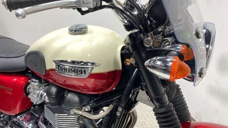 Triumph Bonneville 865 Roadster/Retro Petrol Manual 30
