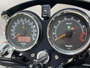 Triumph Bonneville 865 Roadster/Retro Petrol Manual 38