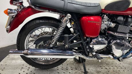 Triumph Bonneville 865 Roadster/Retro Petrol Manual 49