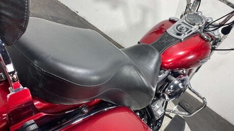 Harley-Davidson Dyna 1690 FLD Switchback 38