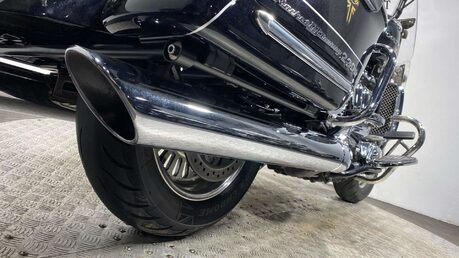 Triumph Rocket 2294 Touring 16