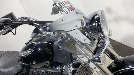Triumph Rocket 2294 Touring 33