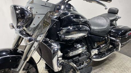 Triumph Rocket 2294 Touring 38