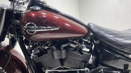 Harley-Davidson Softail 1745 FLHC Heritage Classic Euro 4 26
