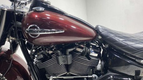Harley-Davidson Softail 1745 FLHC Heritage Classic Euro 4 26