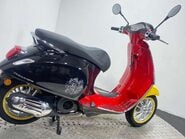 Piaggio Vespa Primavera 125 Disney CVT Euro 5 11