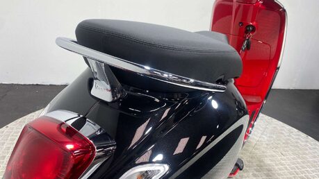 Piaggio Vespa Primavera 125 Disney CVT Euro 5 16