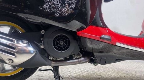 Piaggio Vespa Primavera 125 Disney CVT Euro 5 25