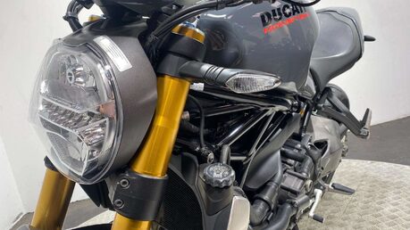 Ducati Monster 1200 S Euro 4 46