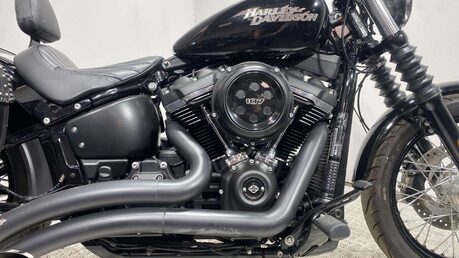 Harley-Davidson Dyna 1745 FXBB Street Bob Custom Cruiser Petrol Manual Euro 4 (87 ps) 2