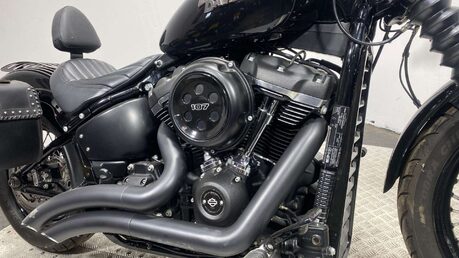 Harley-Davidson Dyna 1745 FXBB Street Bob Custom Cruiser Petrol Manual Euro 4 (87 ps) 9