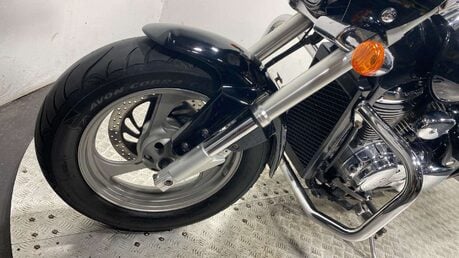 Suzuki Intruder 800 800 VZ 28