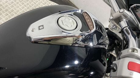Suzuki Intruder 800 800 VZ 40