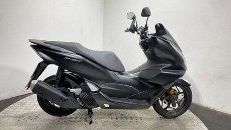 Honda PCX 125 Scooter Petrol CVT V-Belt Euro 5 (12 ps) 1